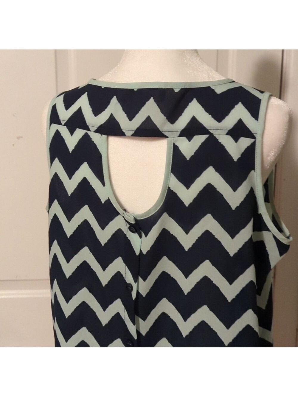 Pink Rose Large Zigzag Tank Top Button Back - Picture 6 of 13